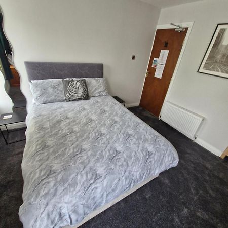 The Clevedon Bed & Breakfast Блекпул Екстериор снимка
