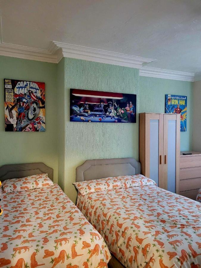 The Clevedon Bed & Breakfast Блекпул Екстериор снимка