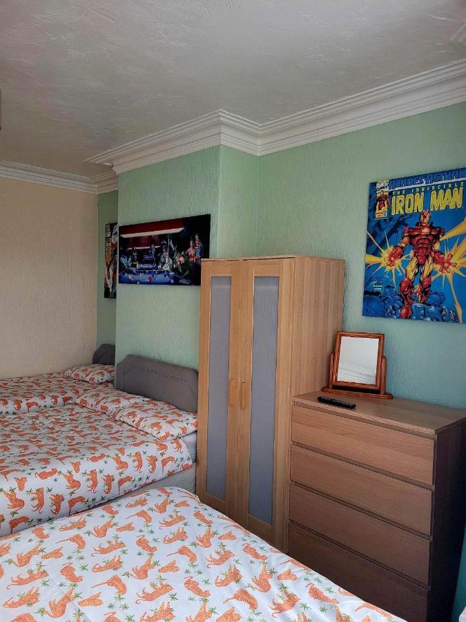 The Clevedon Bed & Breakfast Блекпул Екстериор снимка