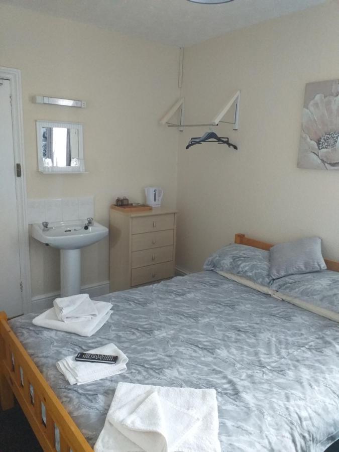 The Clevedon Bed & Breakfast Блекпул Екстериор снимка